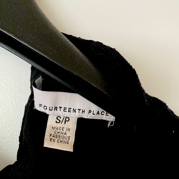 Flare lace top - black silky under layer - Picture 2 of 3